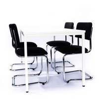 Conferentiestoelen Heel van Furniture Link aan tafel