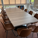 Comfort vergadertafel met trompetvoet