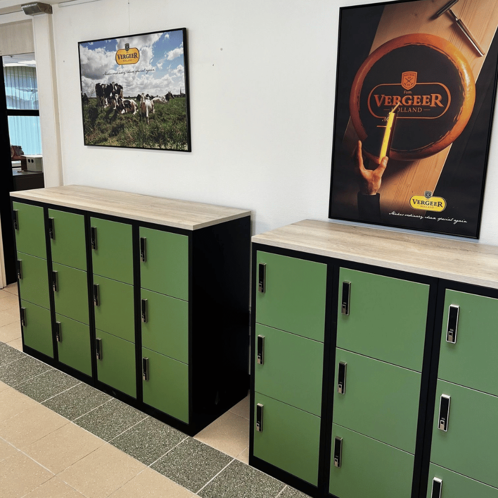 Maatwerk lockers bij Vergeet Holland door Furniture Link